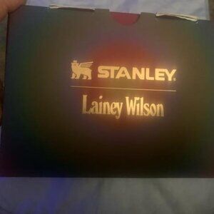 Stanley Cup Lainey Wilson